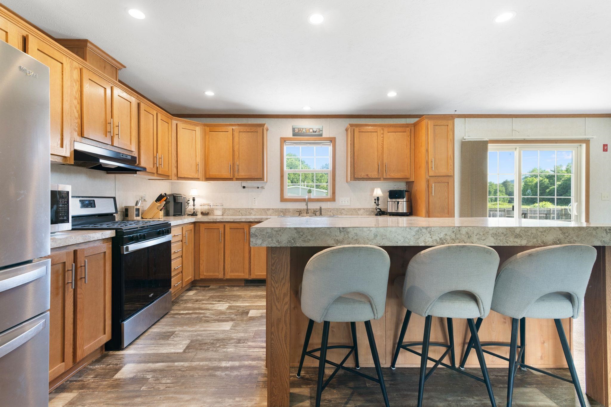 243 Newton Road Vernon, VT 05354 - Photo 4 of 21