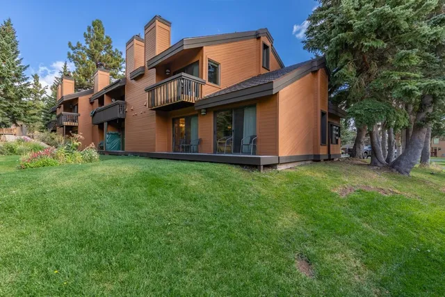 $1,179,000 | 61 Goldhill, Unit 61, Mammoth Lakes, CA 93546