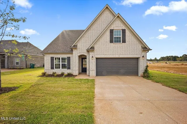 $341,900 | 13837 Wesley Banks Boulevard, Olive Branch, MS 38654