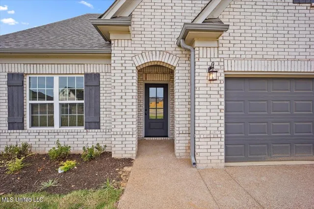 $341,900 | 13837 Wesley Banks Boulevard, Olive Branch, MS 38654