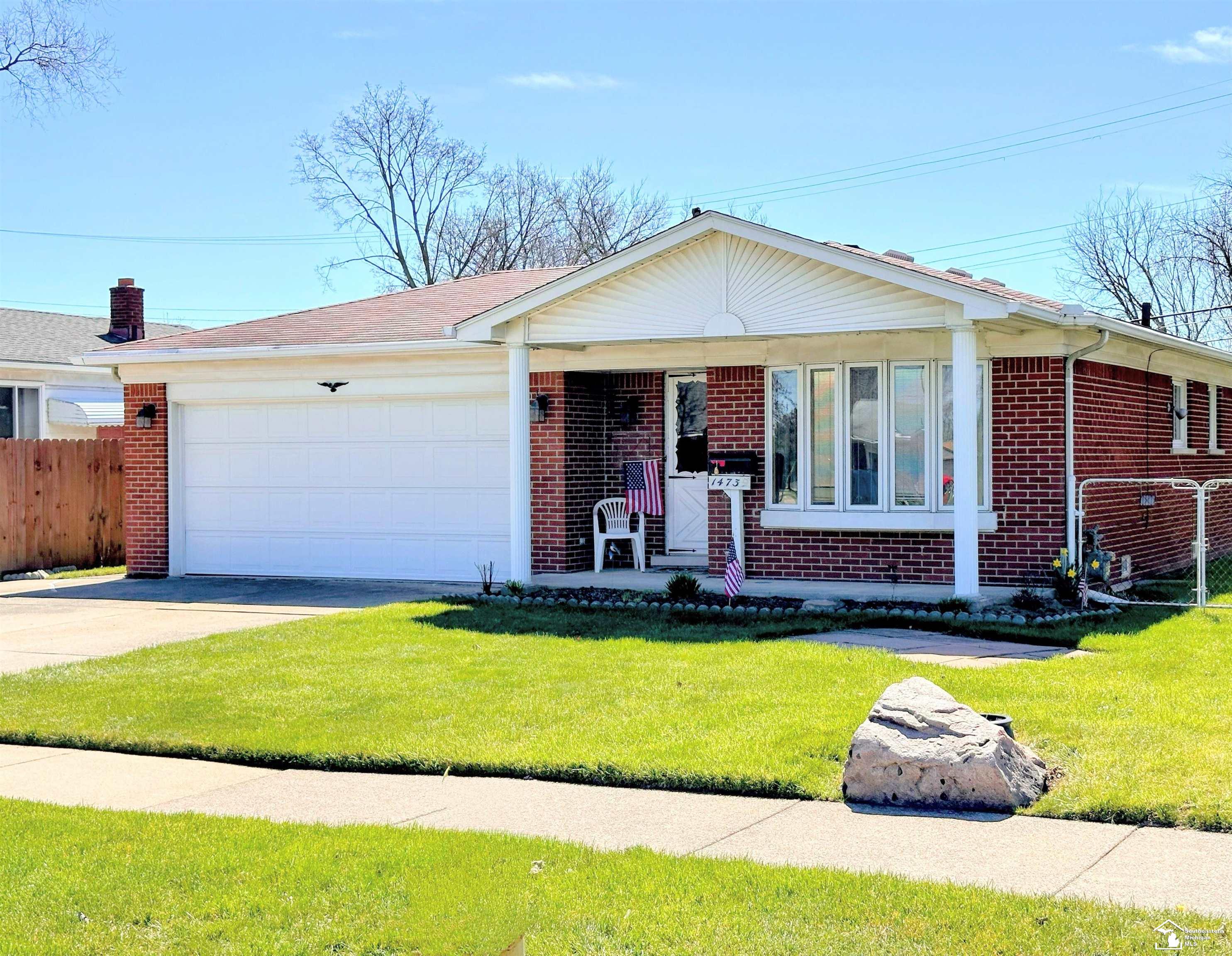 14739 Pennsylvania Road Riverview, MI 48193 - Photo 1 of 20 50140602-f7820587-3773-43d7-b629-3e77099fd41a.JPG