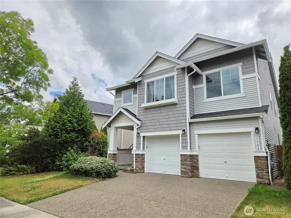 $3,695 | 1302 125th Street Southeast, Everett, WA 98208