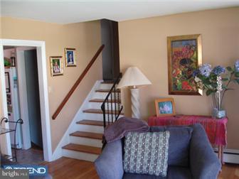 27 Taylor Road Conshohocken, PA 19428 - Photo 7 of 12 Living Room