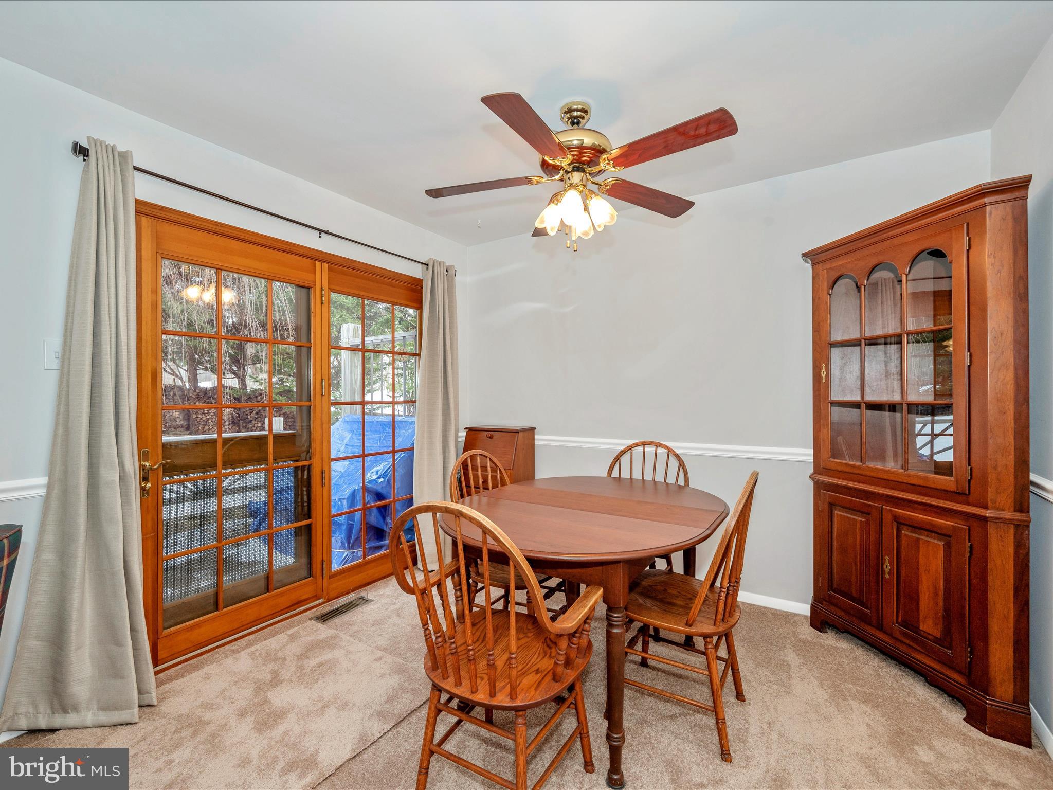 24000 Bush Hill Road Gaithersburg, MD 20882 - Photo 13 of 55 Dining Room