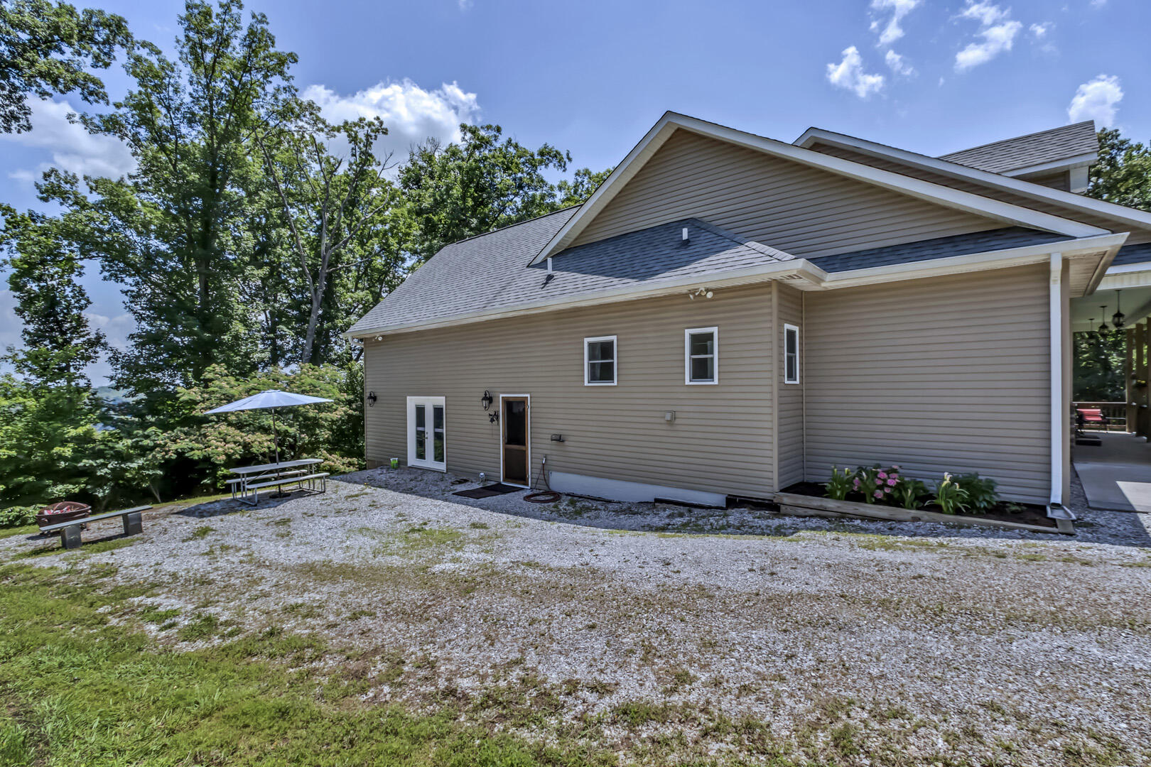 107 Squaw Valley Road Kingston, TN 37763 - Photo 27 of 40 27_SquawValleyRoad_107_TikiBarSideEntran