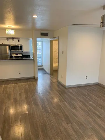 $900 | 2800 Douglas Avenue, Unit 218, Dallas, TX 75219