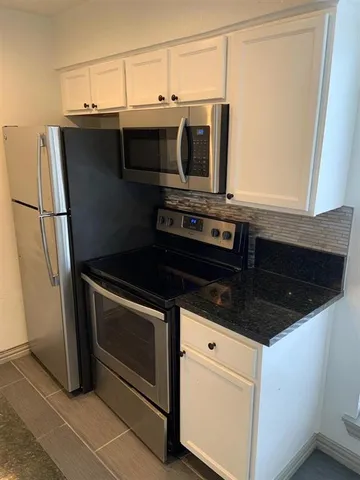 $900 | 2800 Douglas Avenue, Unit 218, Dallas, TX 75219