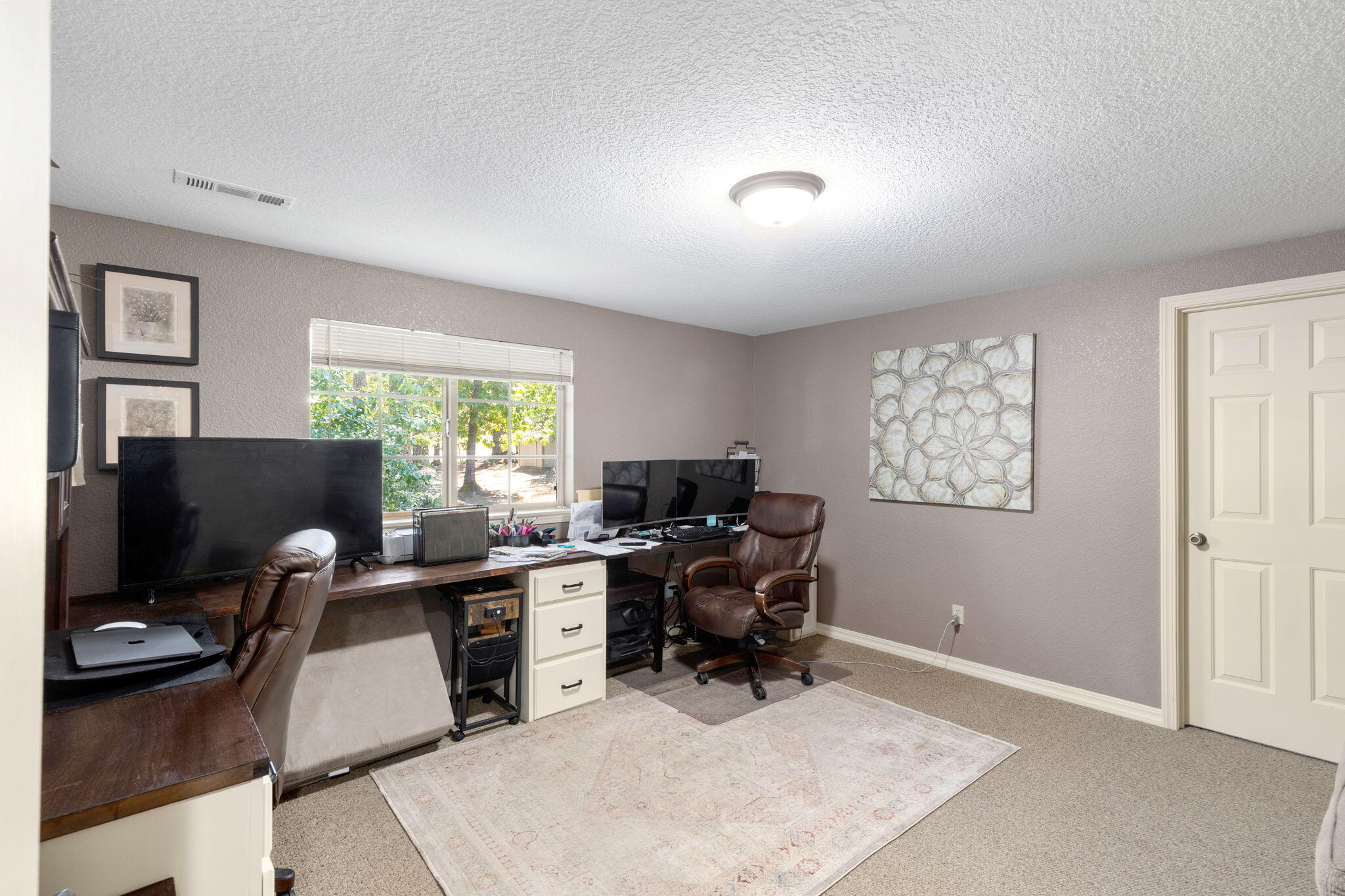 850 Walker Road Grants Pass, OR 97527 - Photo 18 of 30 3rd Bedroom