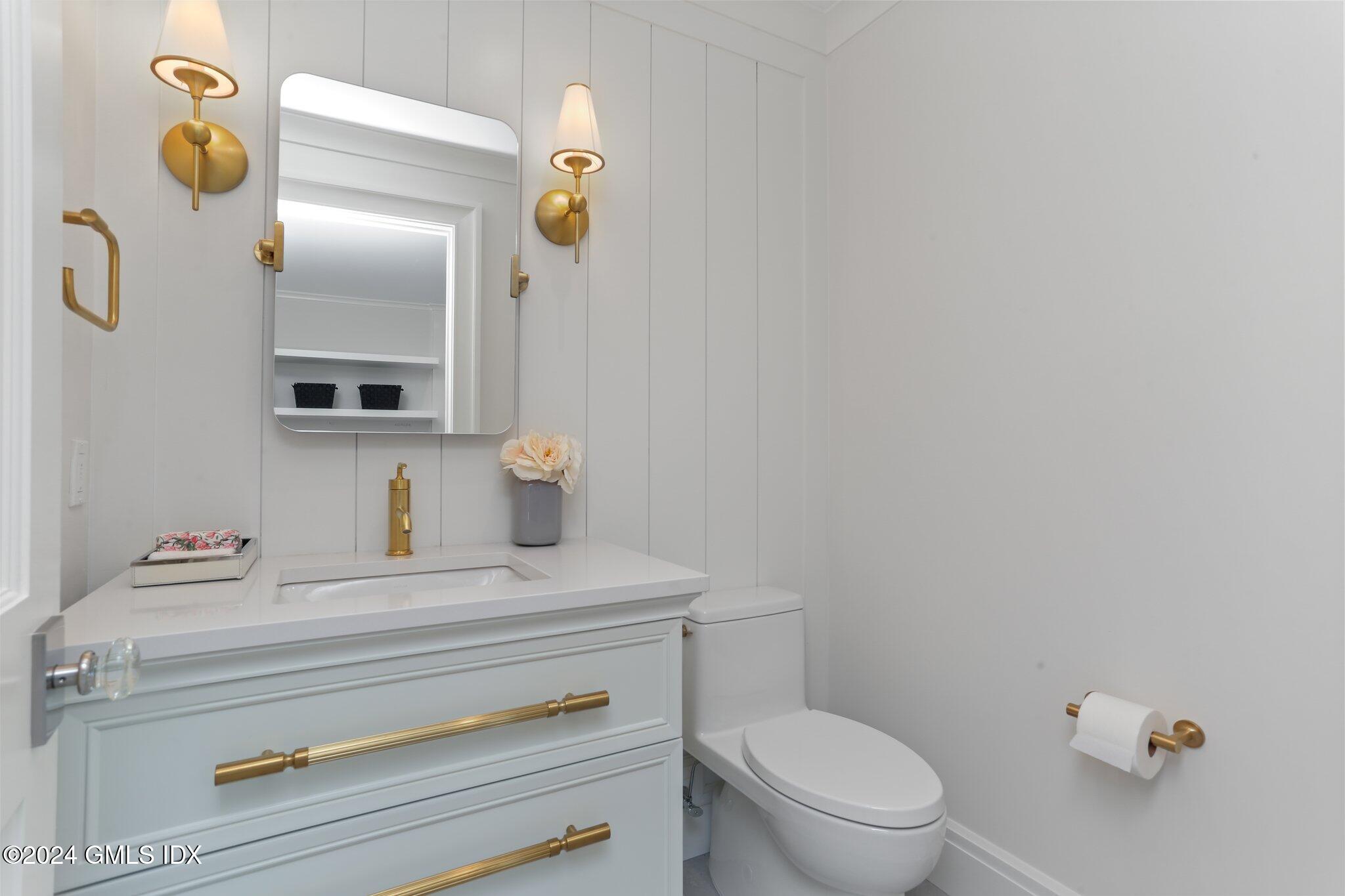 9 Dorchester Lane Riverside, CT 06878 - Photo 18 of 33 Mud Rm Powder