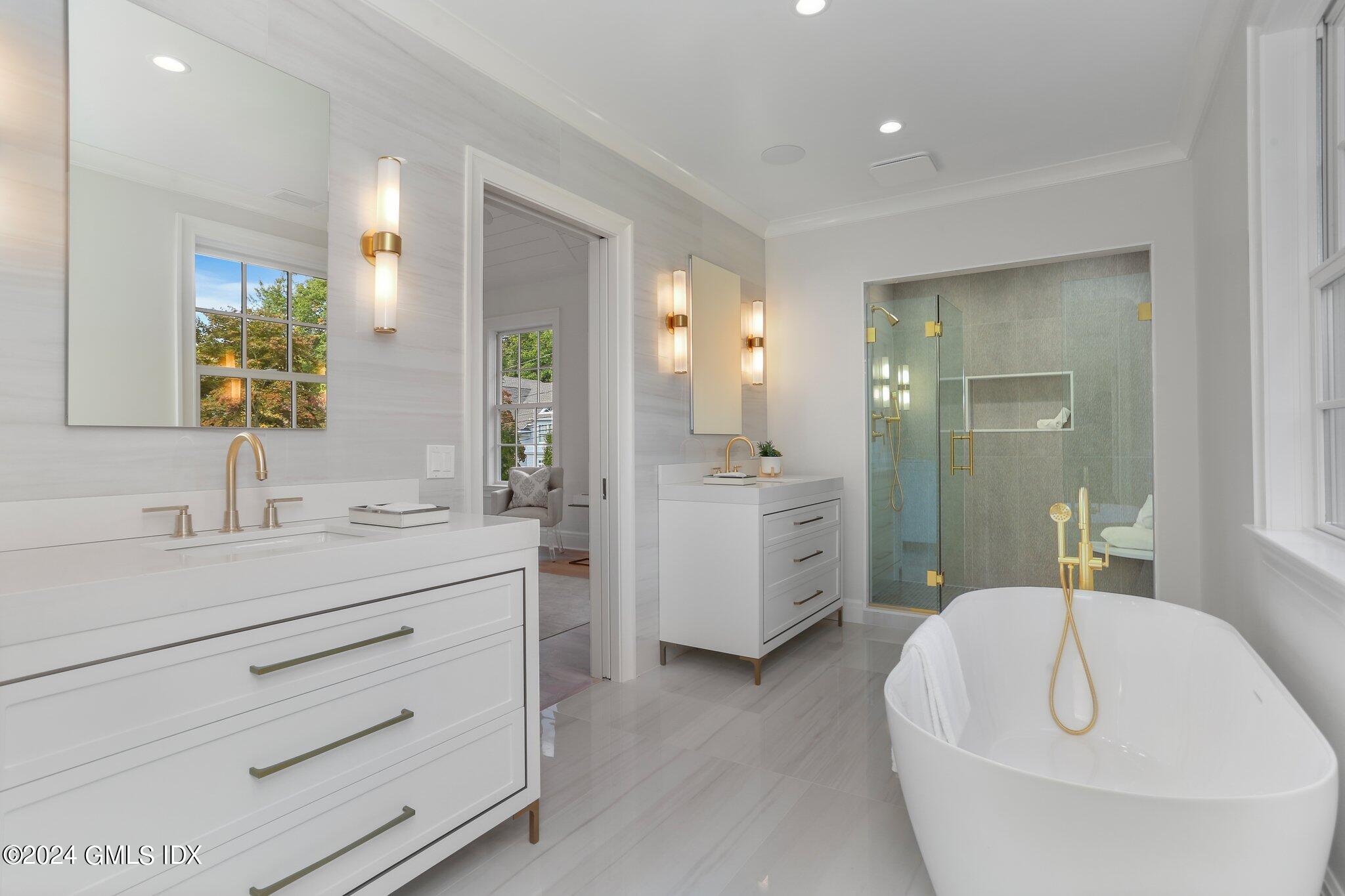 9 Dorchester Lane Riverside, CT 06878 - Photo 22 of 33 Primary Bath