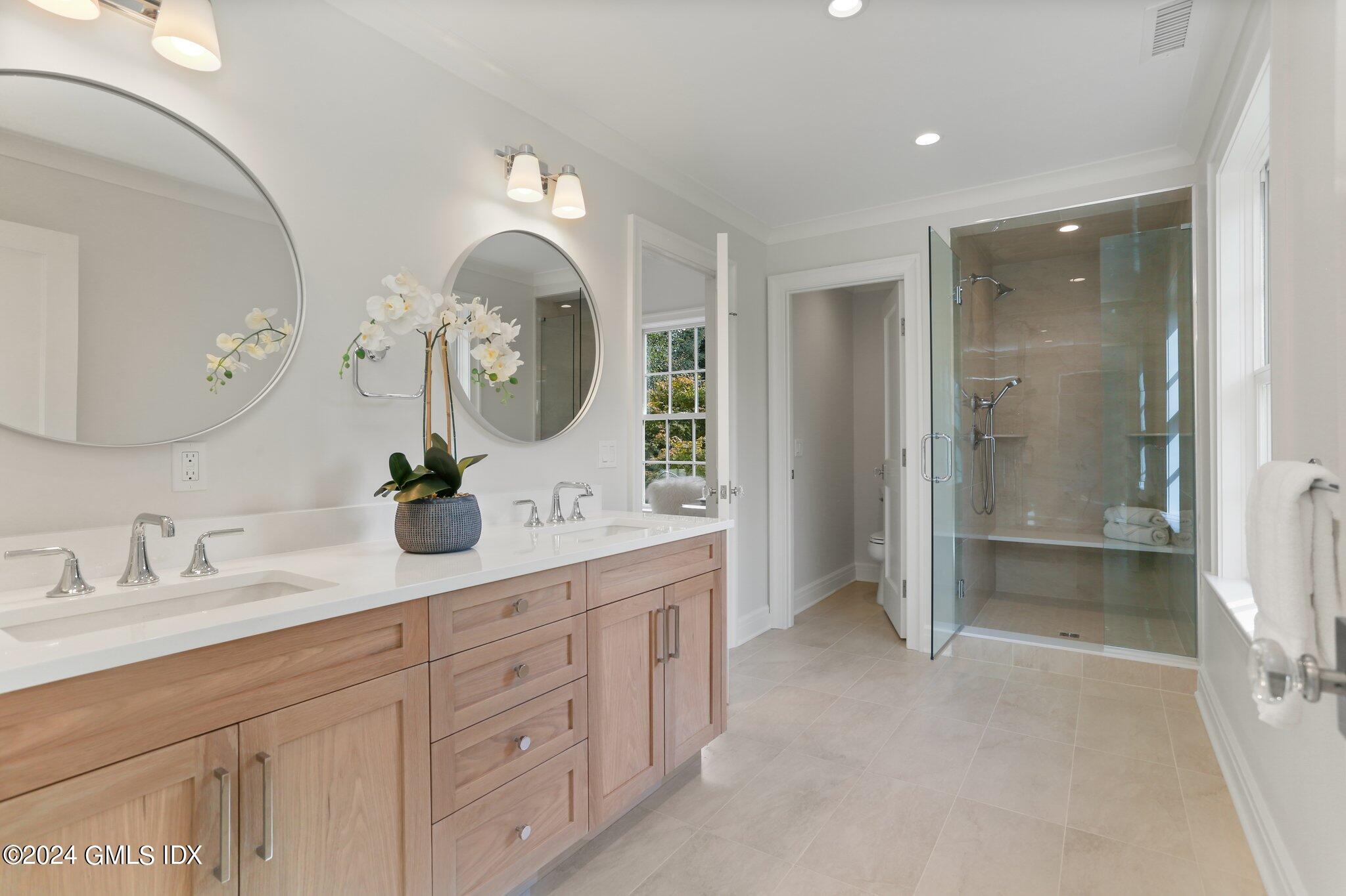 9 Dorchester Lane Riverside, CT 06878 - Photo 25 of 33 Jack & Jill Bath