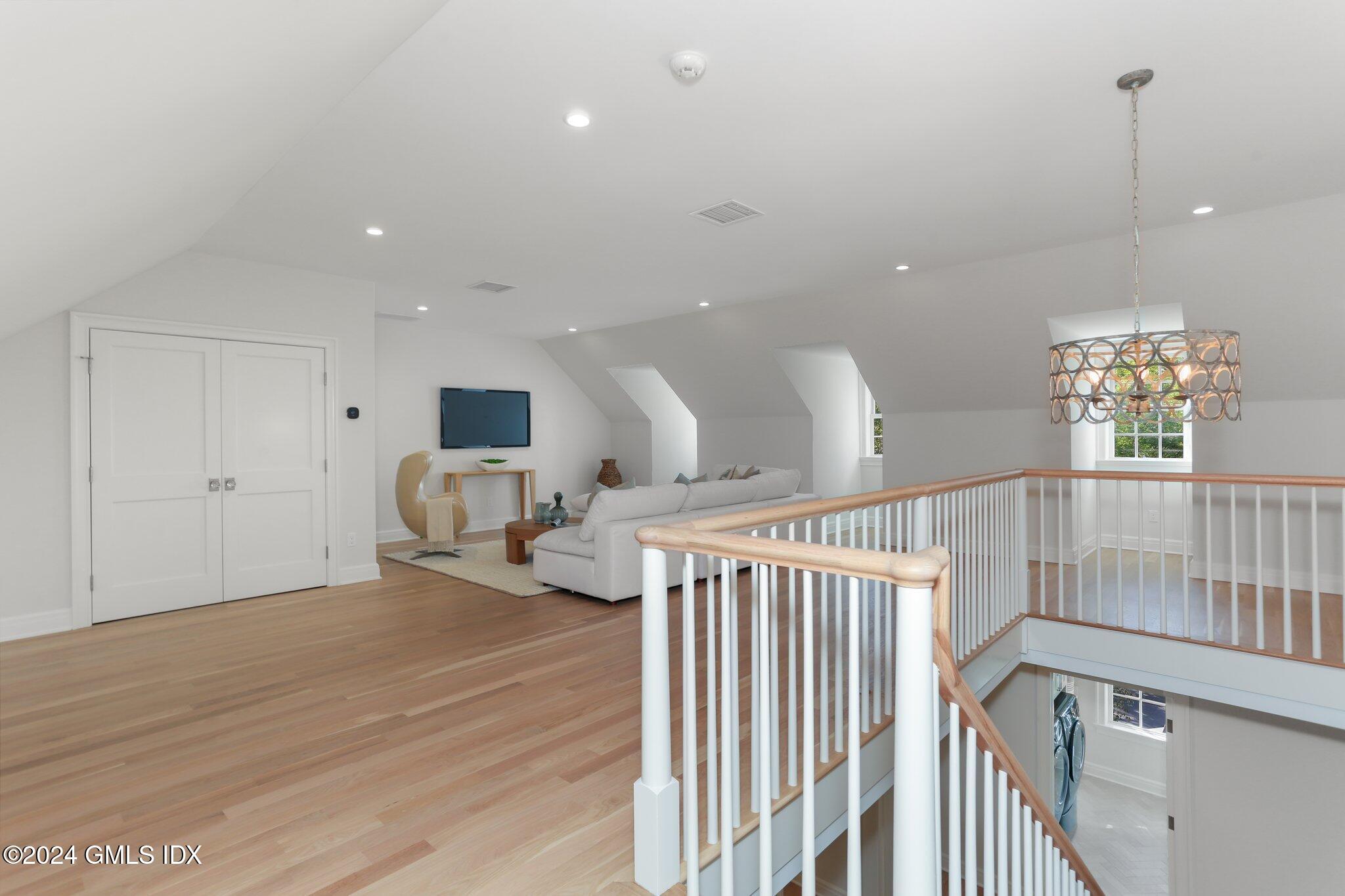 9 Dorchester Lane Riverside, CT 06878 - Photo 27 of 33 3rd Level w/Bedrm 5