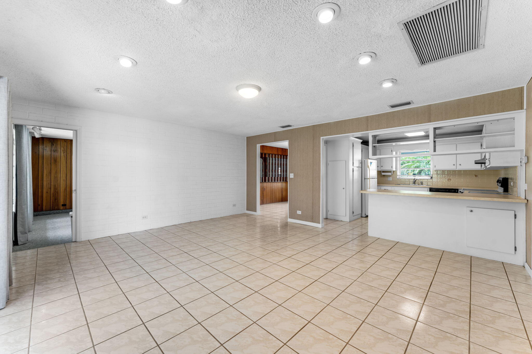 920 La Paloma Road Key Largo, FL 33037 - Photo 14 of 44 a view of an empty room and window