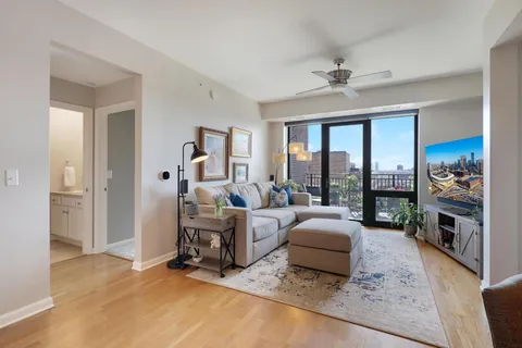 $369,900 | 500 East Grant Street, Unit 707, Minneapolis, MN 55404