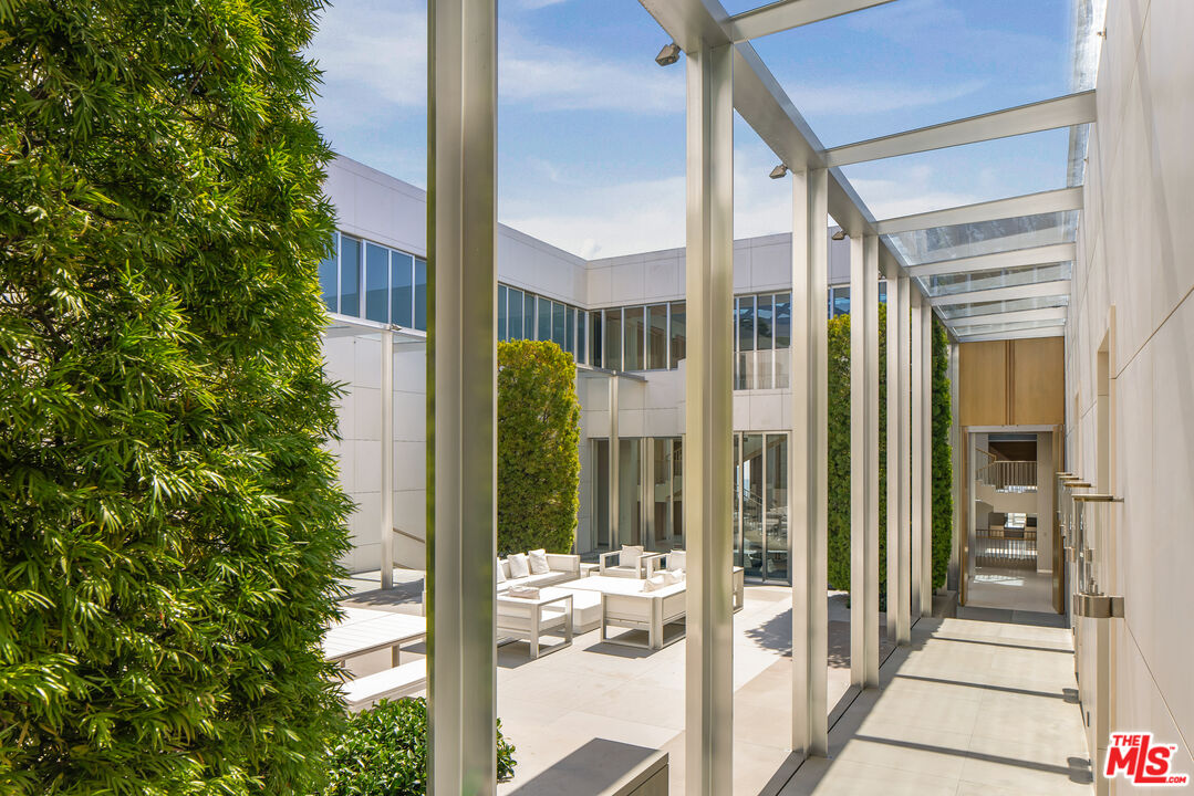 1261 Angelo Drive Beverly Hills, CA 90210 - Photo 38 of 48