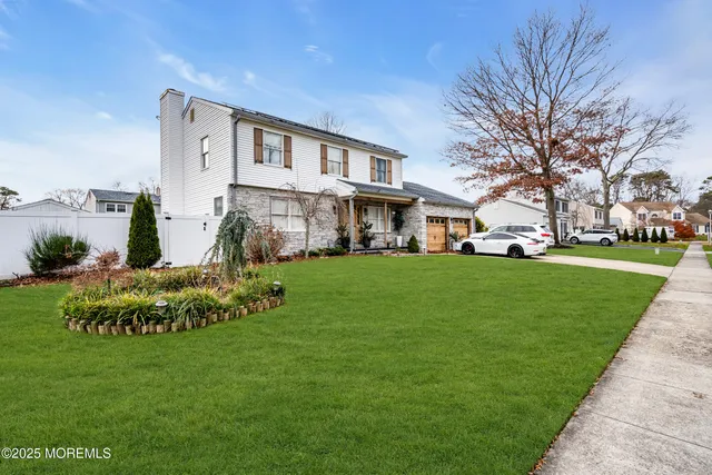 $725,000 | 158 Harriot Drive, Brick, NJ 08724