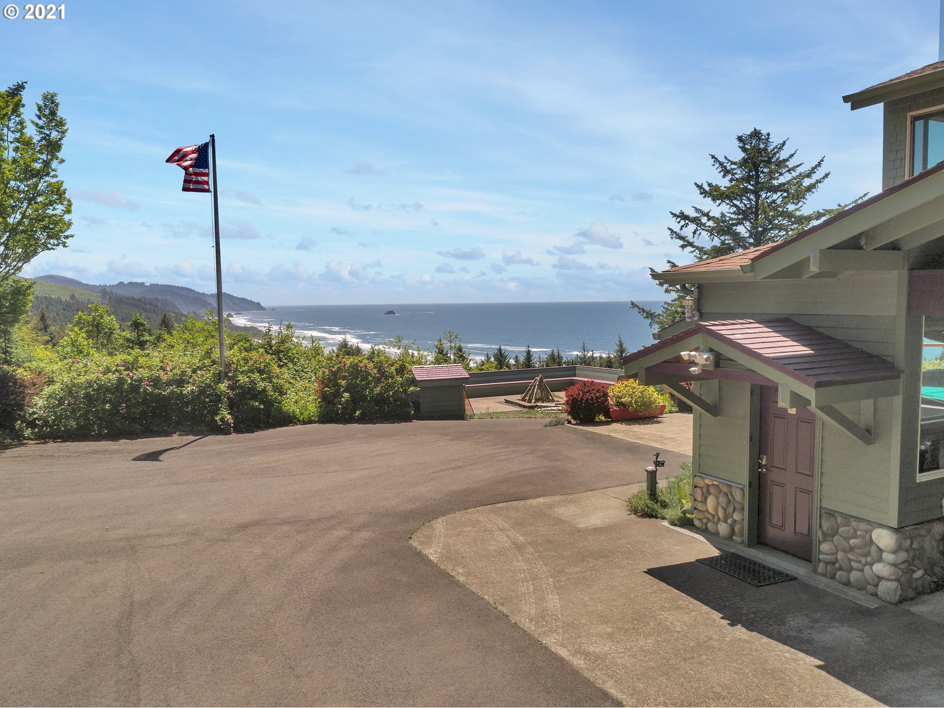 a picture of a city view