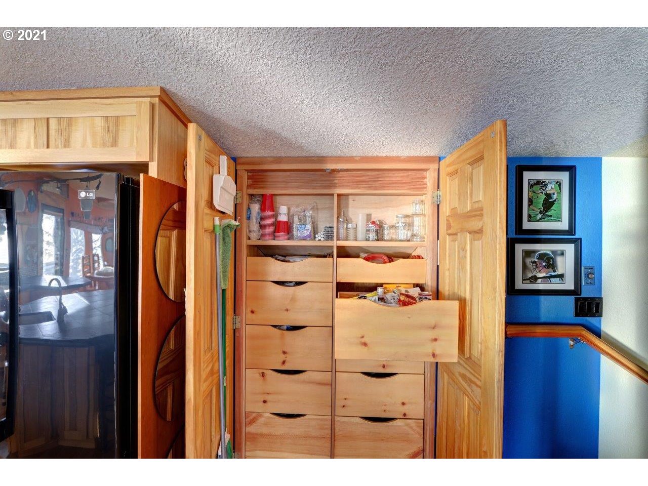 32307 Ruby Lane Cannon Beach, OR 97110 - Photo 12 of 27 a view of walk in closet
