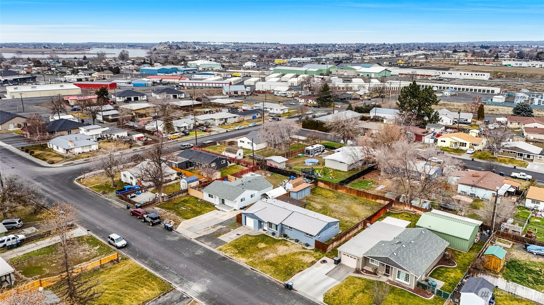 717 South Locust Lane Moses Lake, WA 98837 - Photo 3 of 37