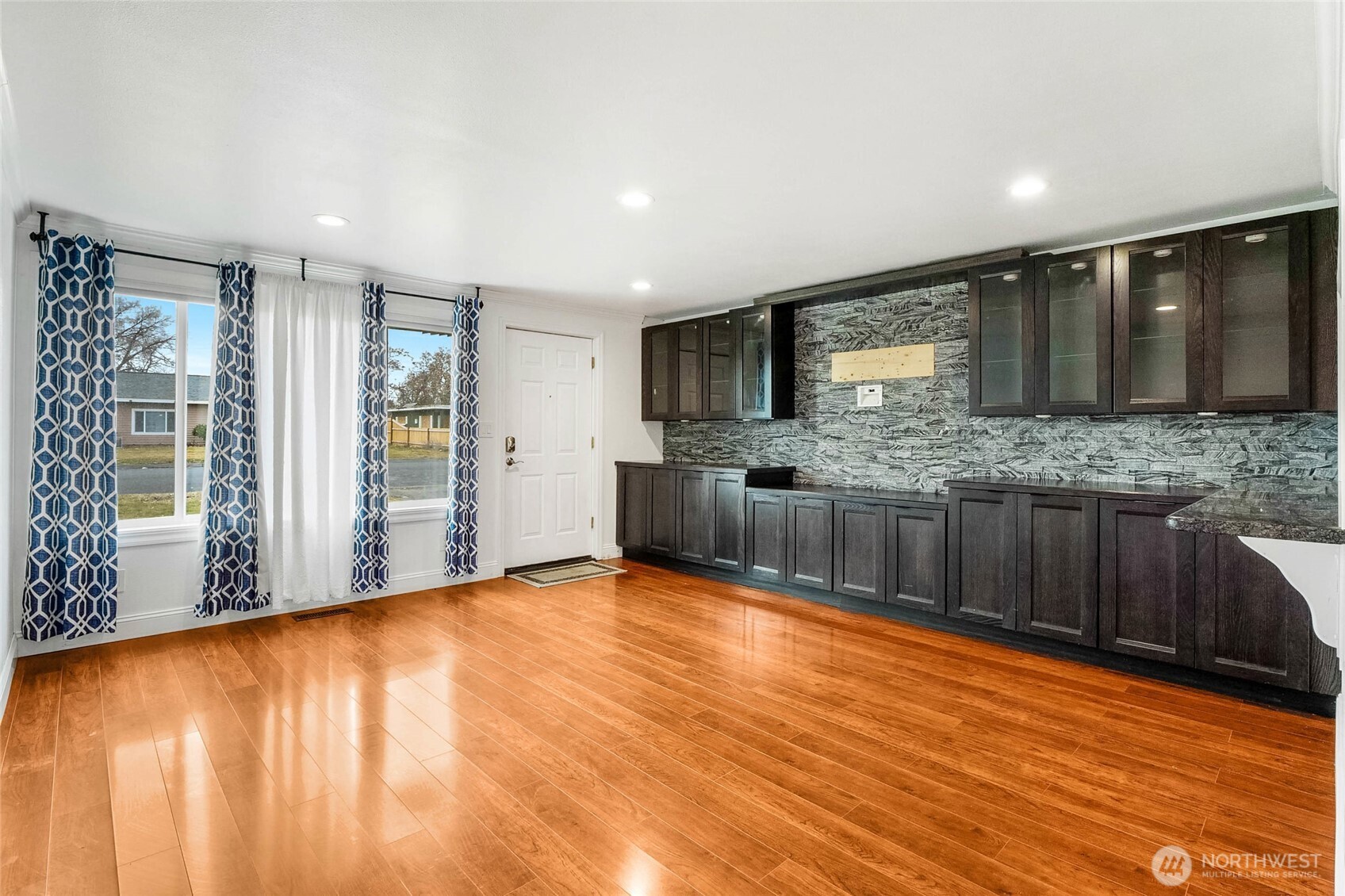 717 South Locust Lane Moses Lake, WA 98837 - Photo 8 of 37