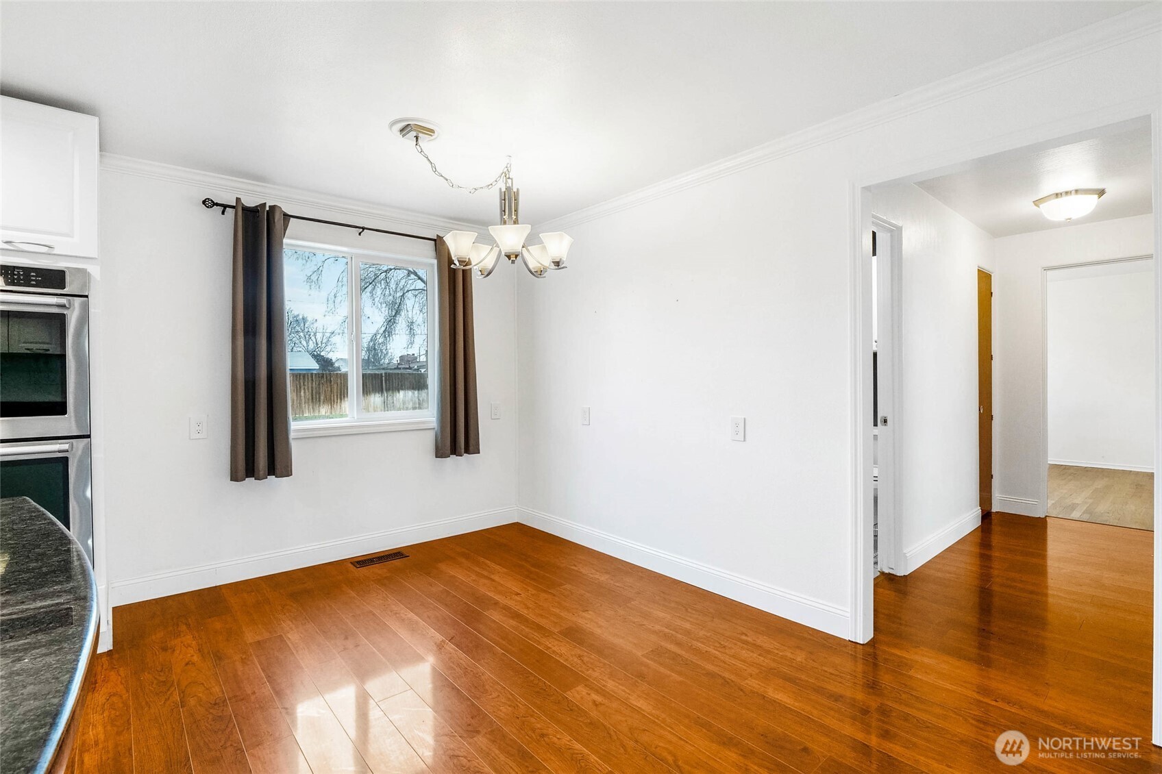 717 South Locust Lane Moses Lake, WA 98837 - Photo 9 of 37