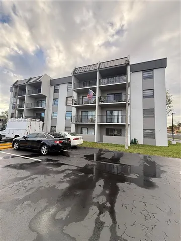 $220,000 | 10431 North Kendall Drive, Unit D104, Miami, FL 33176