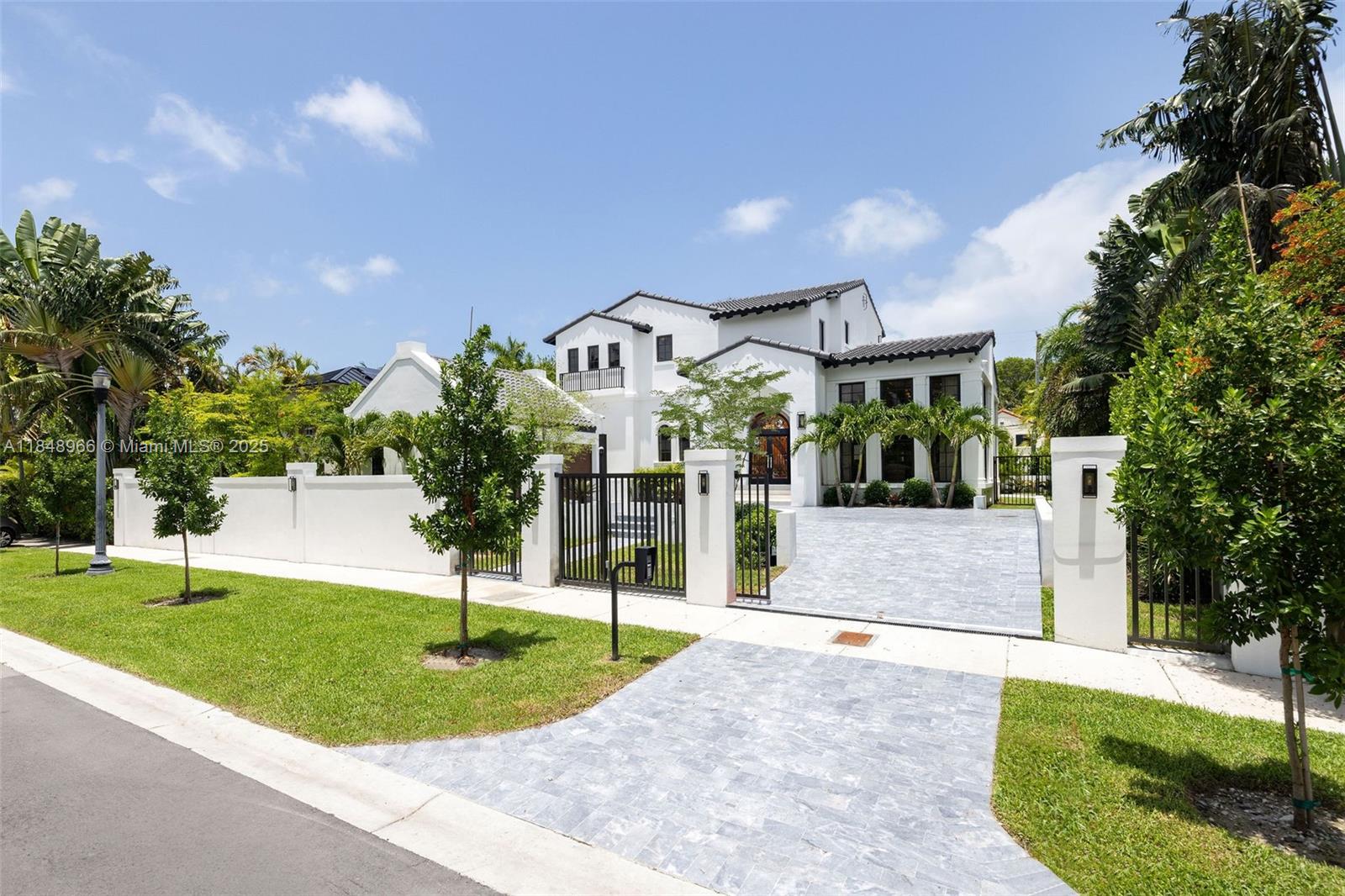 2321 North Bay Road Miami Beach, FL 33140 - Photo 4 of 77