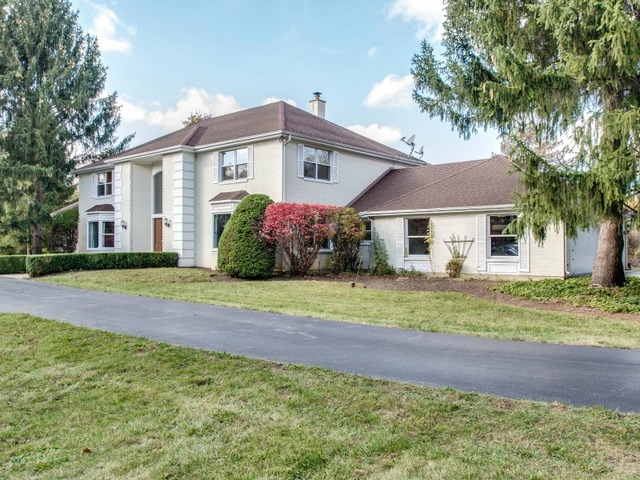 6 Cross Timber Road Barrington Hills, IL 60010 - Photo 1 of 25