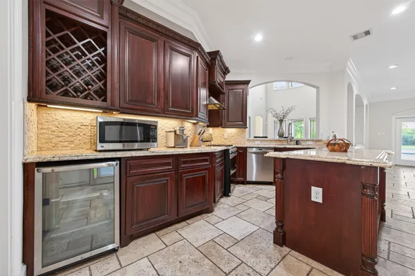 $1,150,000 | 633 Crenshaw Road, Houston, TX 77504