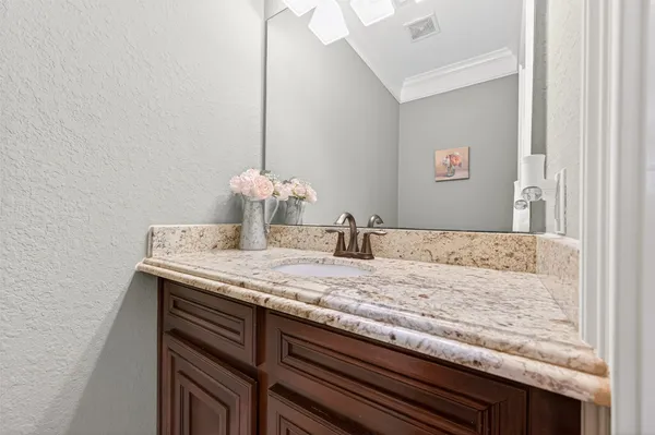 $1,150,000 | 633 Crenshaw Road, Houston, TX 77504