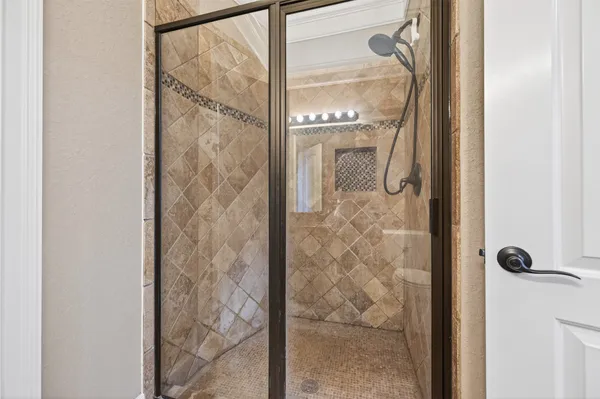 $1,150,000 | 633 Crenshaw Road, Houston, TX 77504