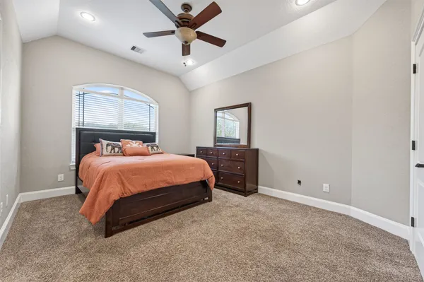 $1,150,000 | 633 Crenshaw Road, Houston, TX 77504