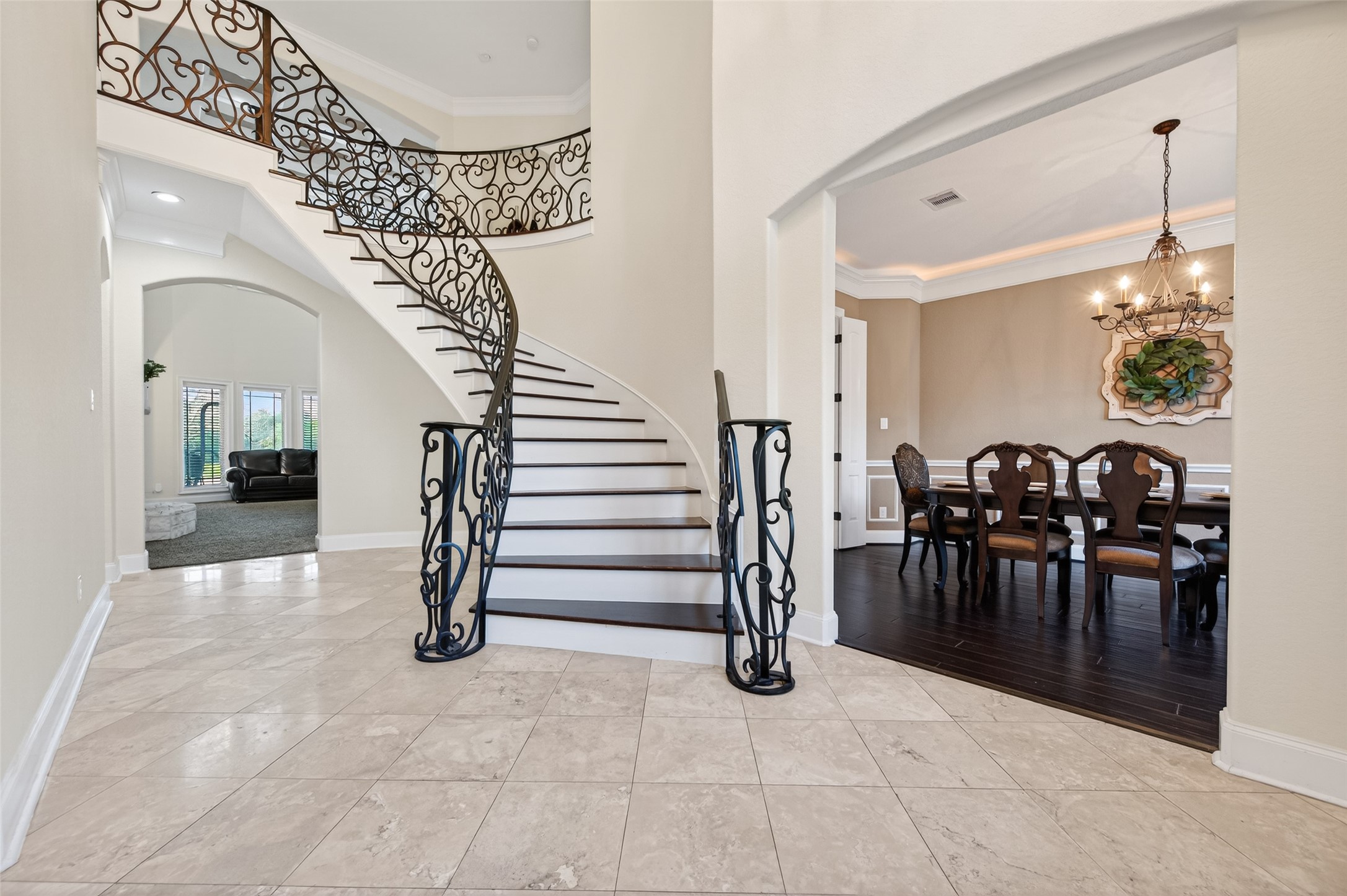 633 Crenshaw Road Houston, TX 77504 - Photo 6 of 50 a view of entryway and hall