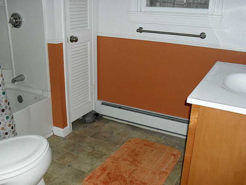 1522 West Shore Road Warwick, RI 02889 - Photo 13 of 21 Bathroom.