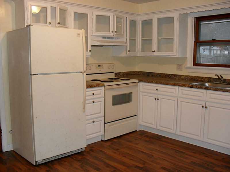 1522 West Shore Road Warwick, RI 02889 - Photo 4 of 21 Kitchen.