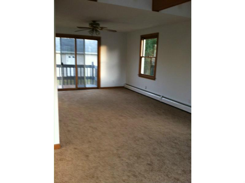 1522 West Shore Road Warwick, RI 02889 - Photo 6 of 21 Living Room.