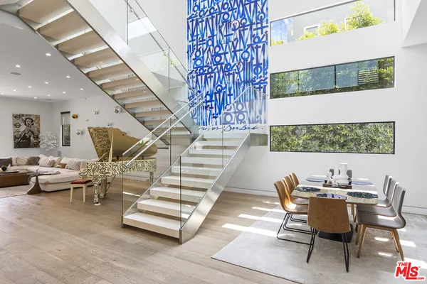 a view of entryway and hall