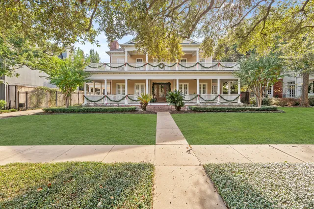 $1,950 | 3 Courtlandt Place, Houston, TX 77006