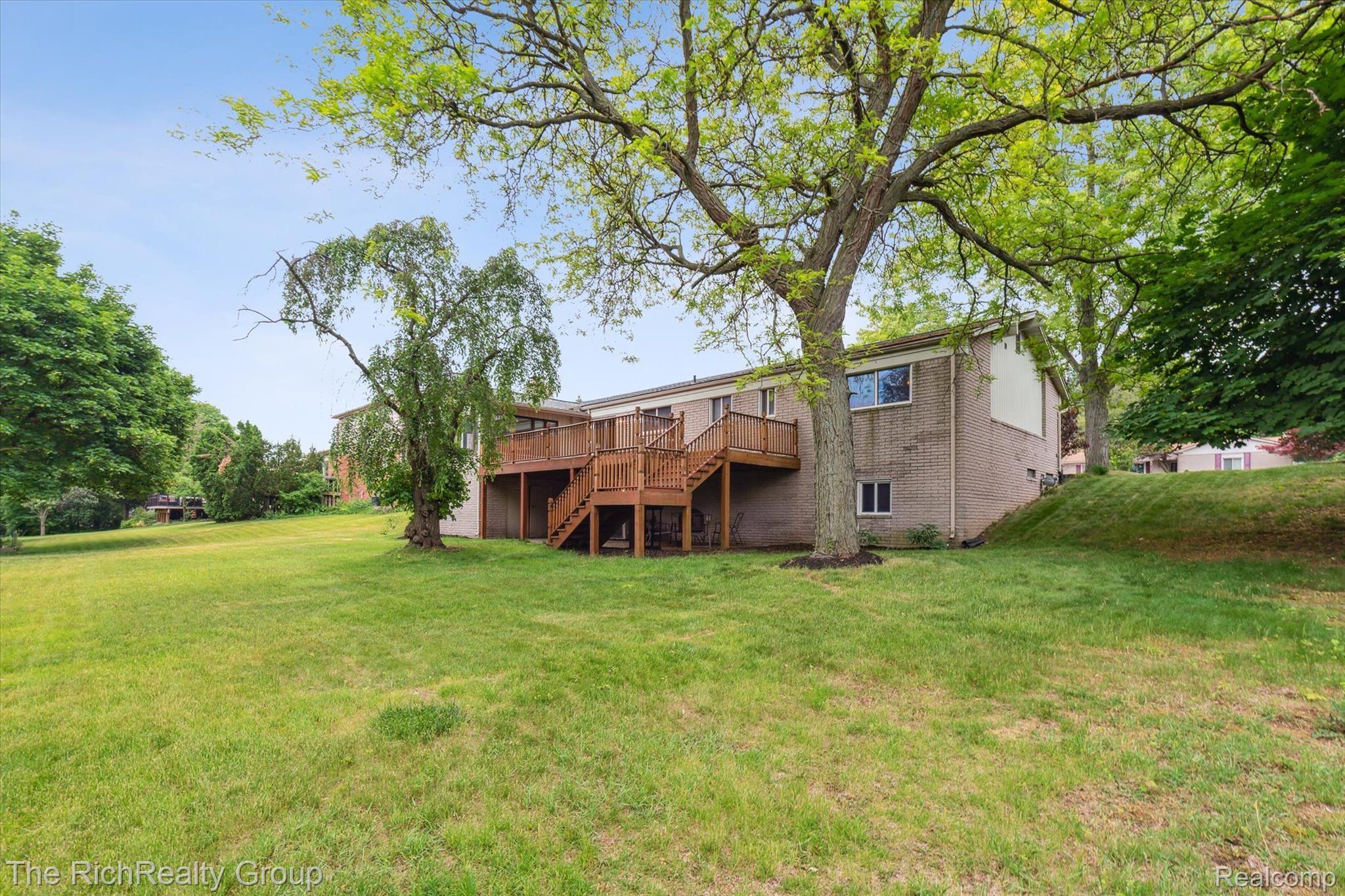 36502 Saxony Road Farmington, MI 48335 - Photo 39 of 51 Gallery Image 39