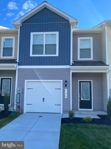 $1,750 | 134 Bloomsbury Street, Falling Waters, WV 25419