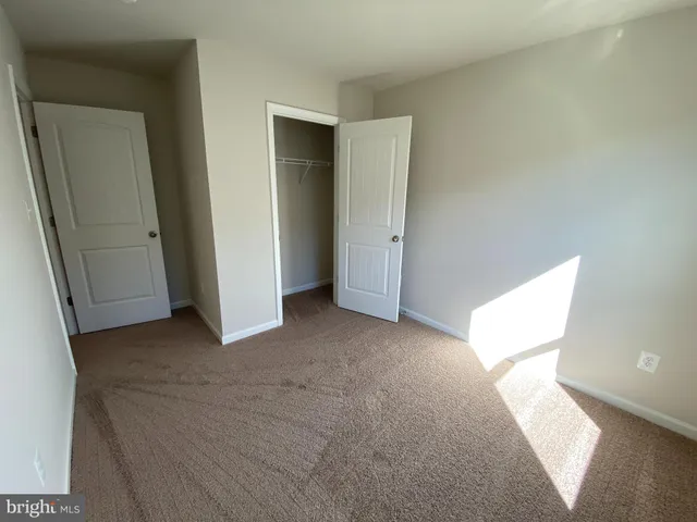 $1,750 | 134 Bloomsbury Street, Falling Waters, WV 25419