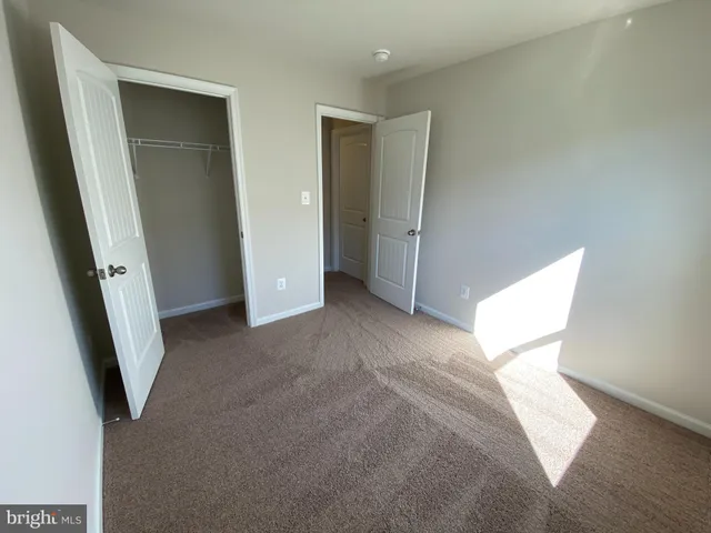 $1,750 | 134 Bloomsbury Street, Falling Waters, WV 25419