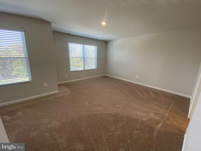 $1,750 | 134 Bloomsbury Street, Falling Waters, WV 25419