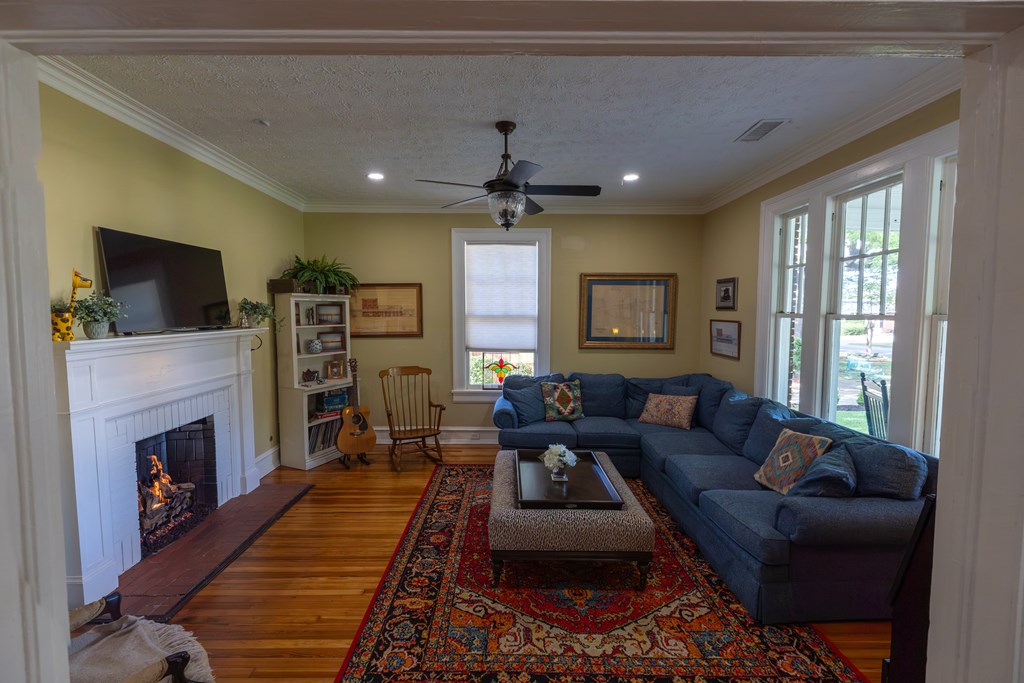 1415 3rd Avenue Columbus, GA 31901 - Photo 12 of 51 Living Room