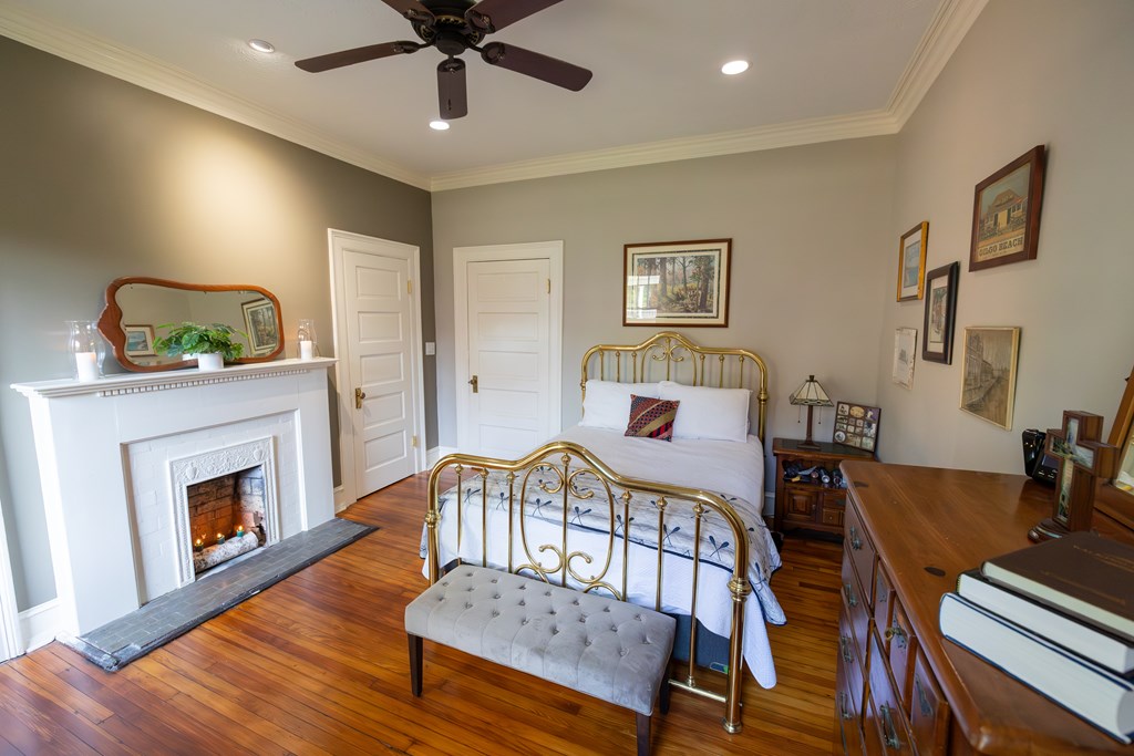 1415 3rd Avenue Columbus, GA 31901 - Photo 27 of 51 Guest Room