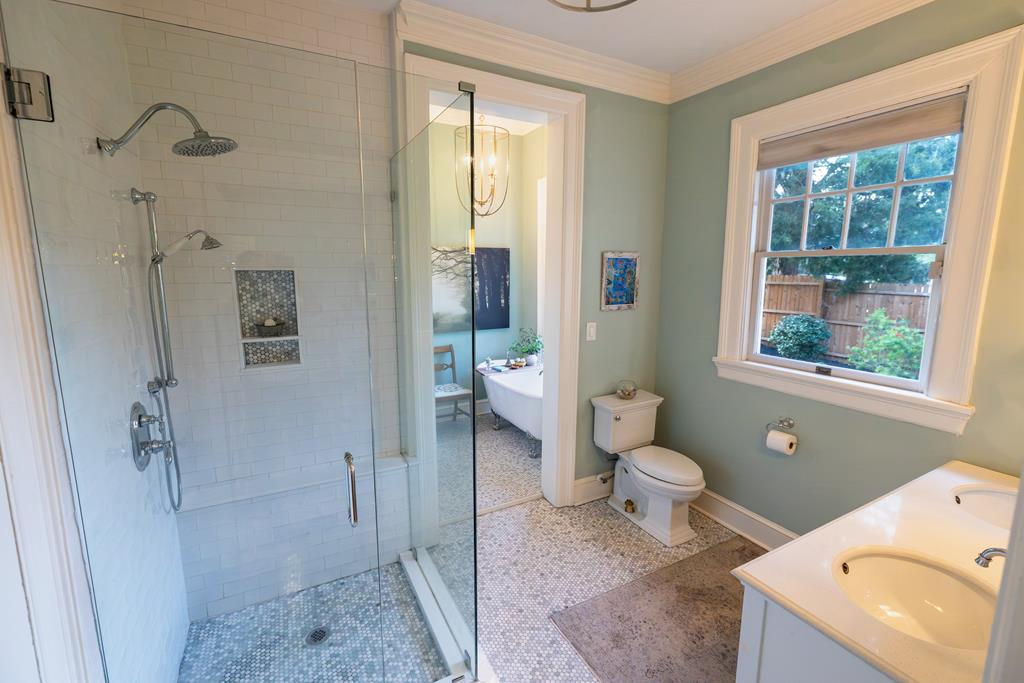 1415 3rd Avenue Columbus, GA 31901 - Photo 29 of 51 Primary Bath