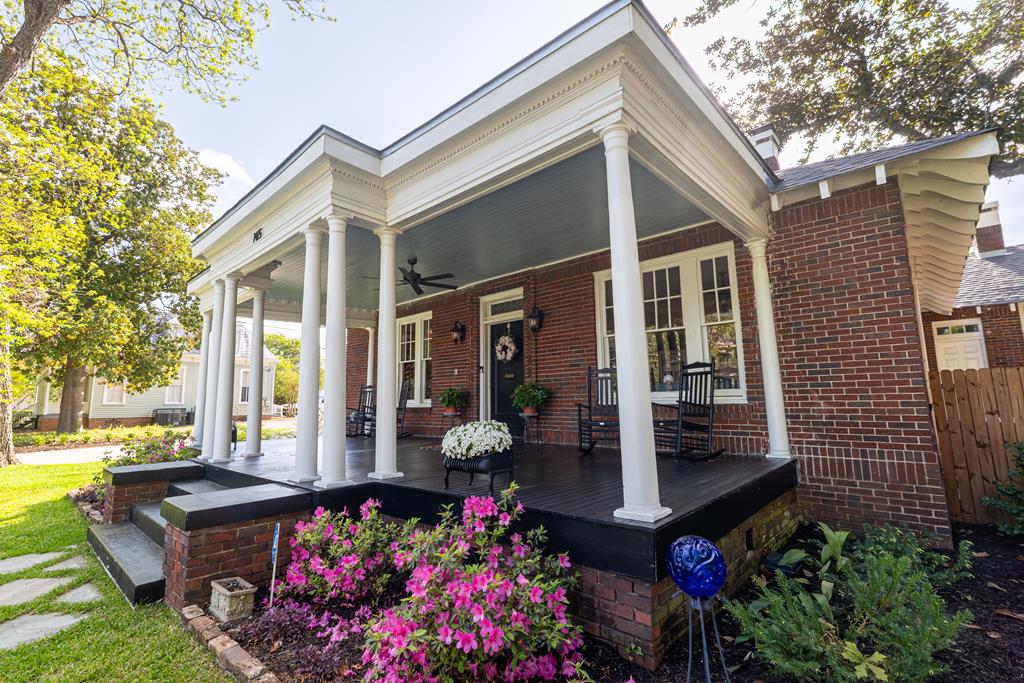 1415 3rd Avenue Columbus, GA 31901 - Photo 4 of 51 Rocking Porch