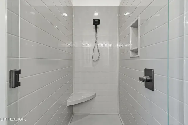 $795,000 | 106 Fairway Circle, Townsend, TN 37882