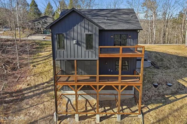 $795,000 | 106 Fairway Circle, Townsend, TN 37882