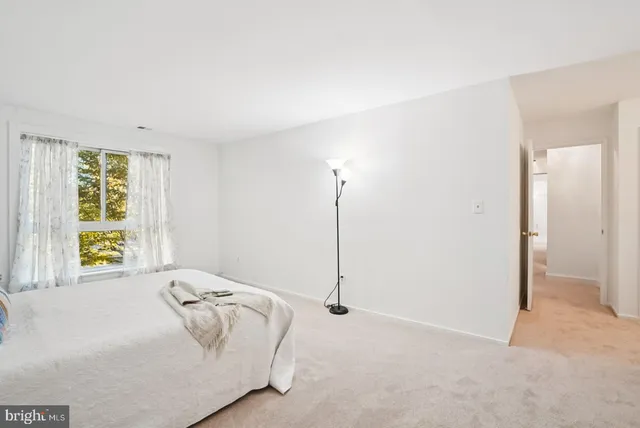 $349,900 | 563 Florida Avenue, Unit 102, Herndon, VA 20170